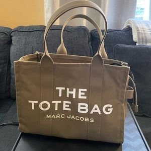 Marc Jacobs Large The Tote Bag